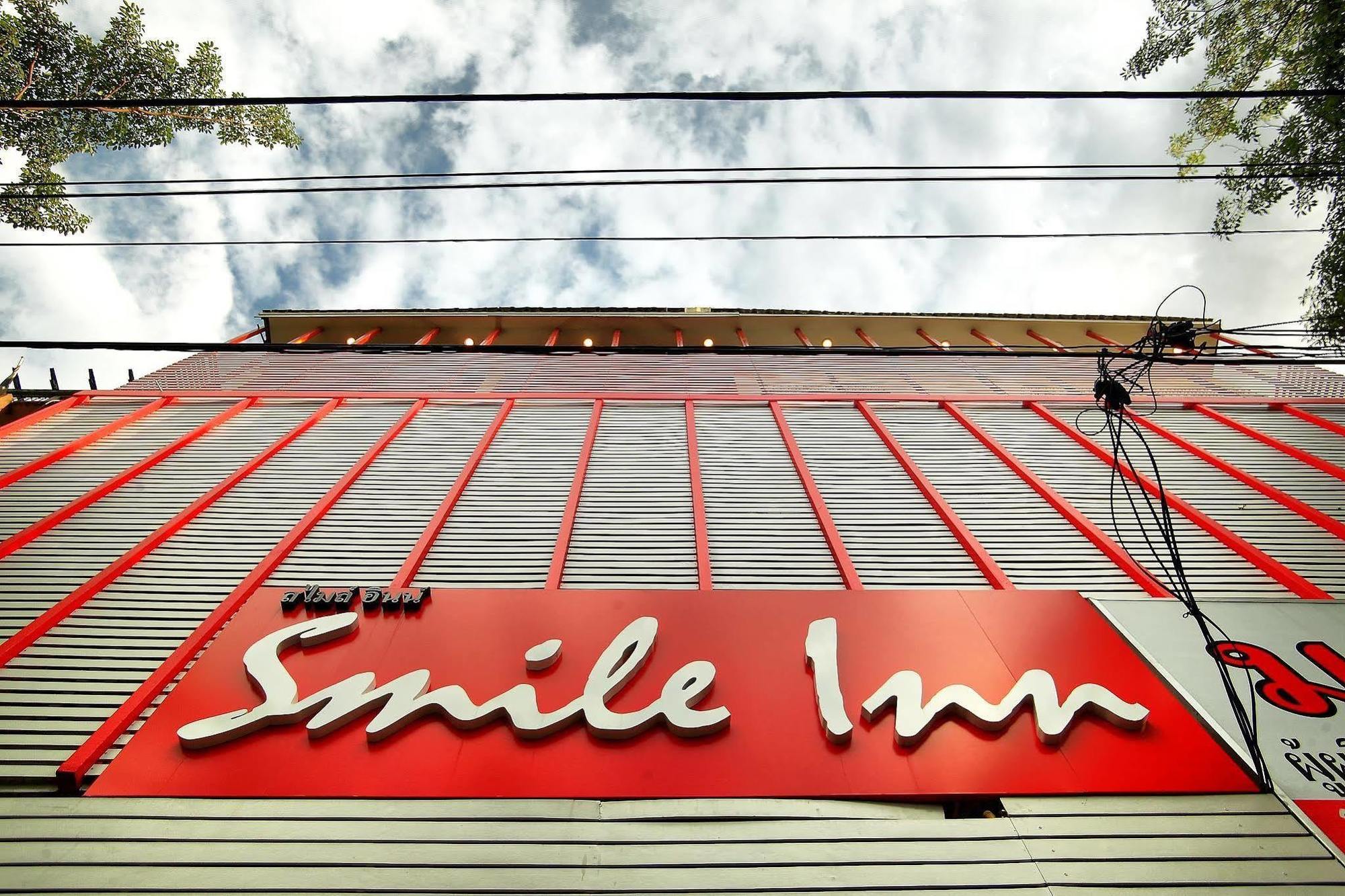 Smile Inn Bangkok Exteriör bild